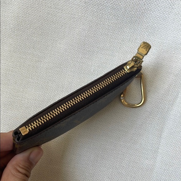 SOLD!!!! Louis Vuitton Monogram Key Pouch - Picture 6 of 16